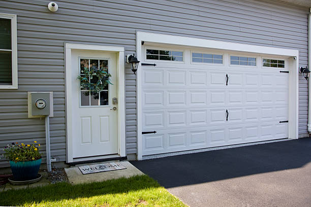 24/7 Emergency Garage Door Panel Replacement experts in La Grange, KY